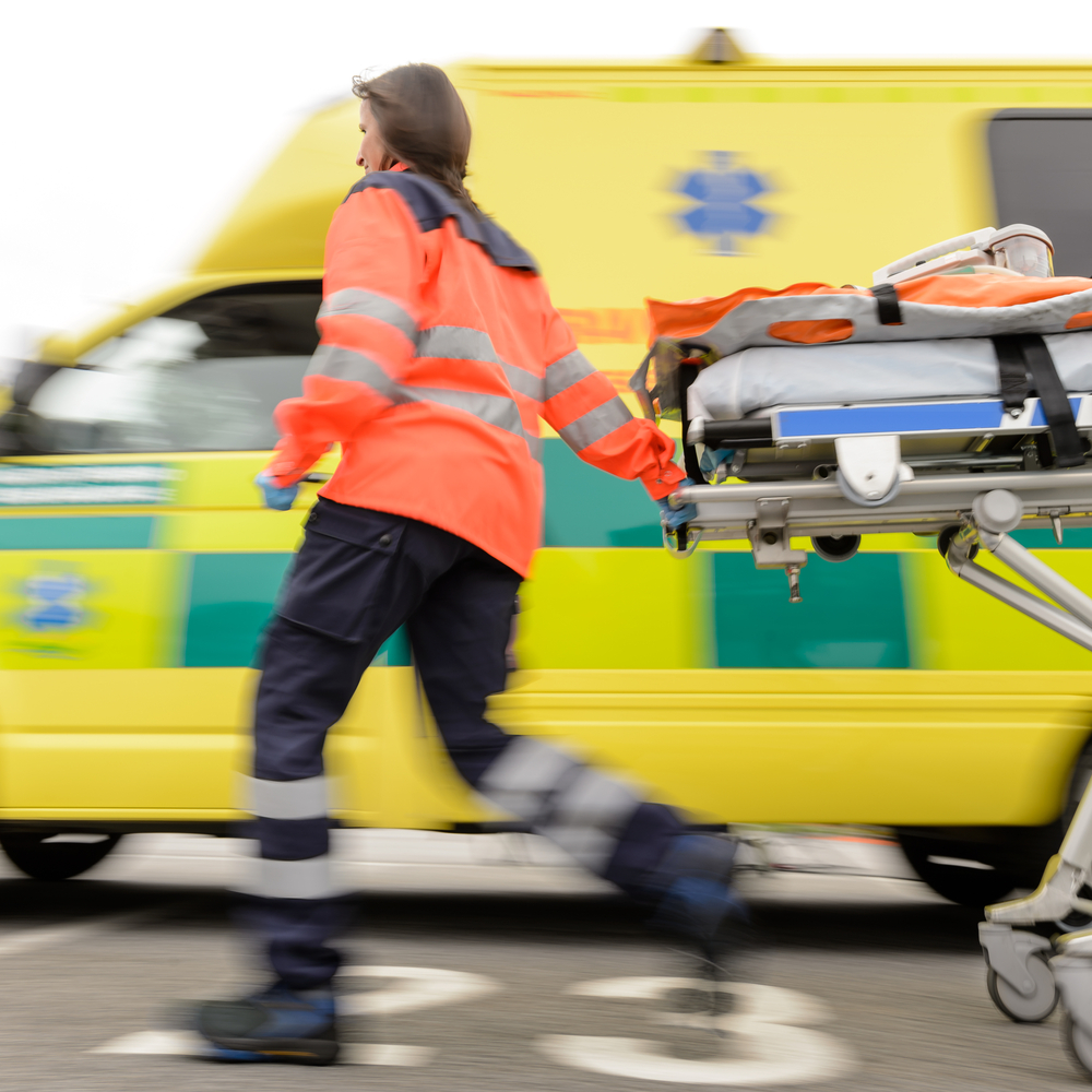 Paramedics will be able to prescribe drugs under new laws-0500