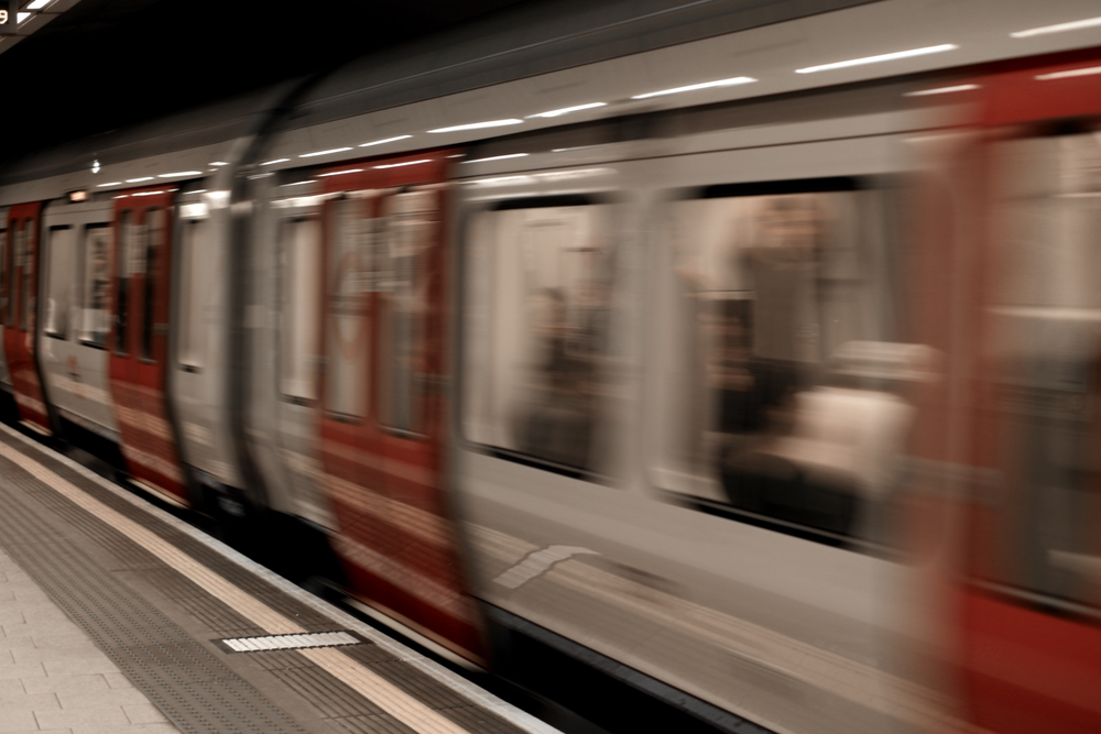New research suggests noise levels on the Tube could impact hearing-6325