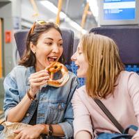 England’s chief medical officer calls for a ban on snacking on public transport-2967-7937-8966